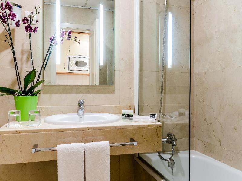 Exe Suites 33 Μαδρίτη Δωμάτιο φωτογραφία